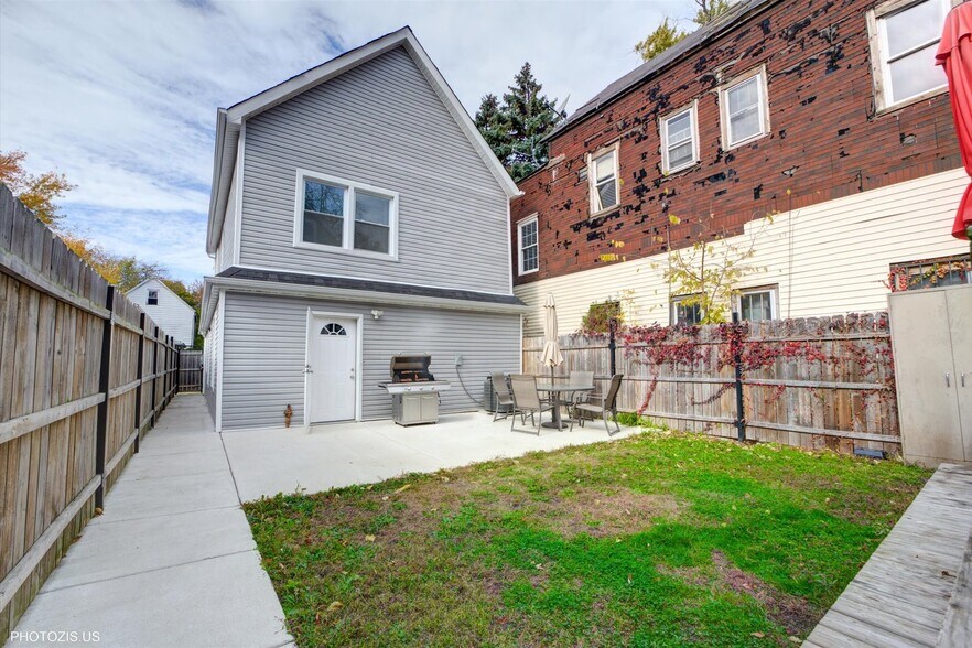 More Photos Of 8404 S Exchange Ave, Chicago Multifamily For Sale