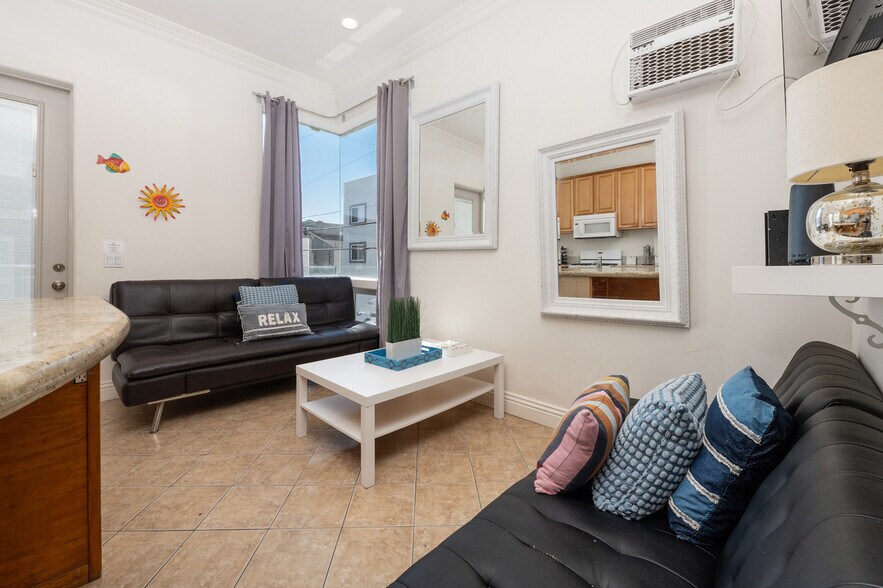 More Photos Of 714-16 York ct, San Diego Apartments For Sale