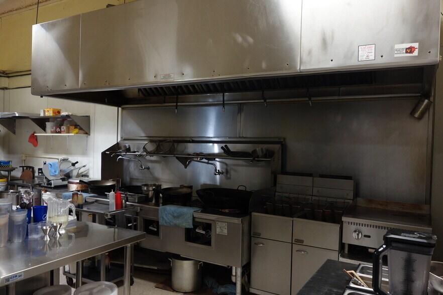More Photos Of 224 N Main St, Mcpherson Restaurant For Sale