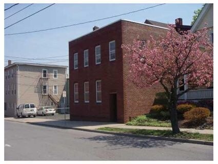 More Photos Of 11 Orchard St, Walden Office Residential For Lease