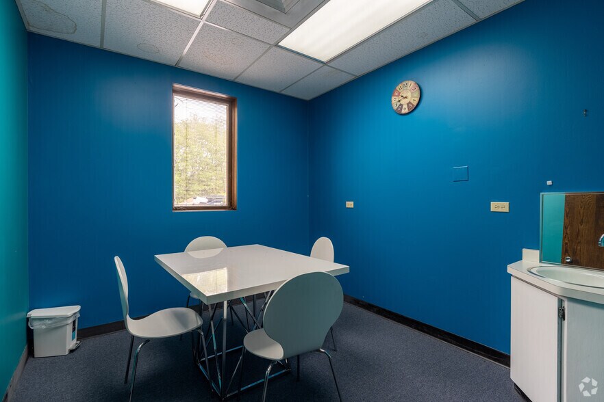 More Photos Of 3235-3345 Vollmer Rd, Flossmoor Unknown For Lease