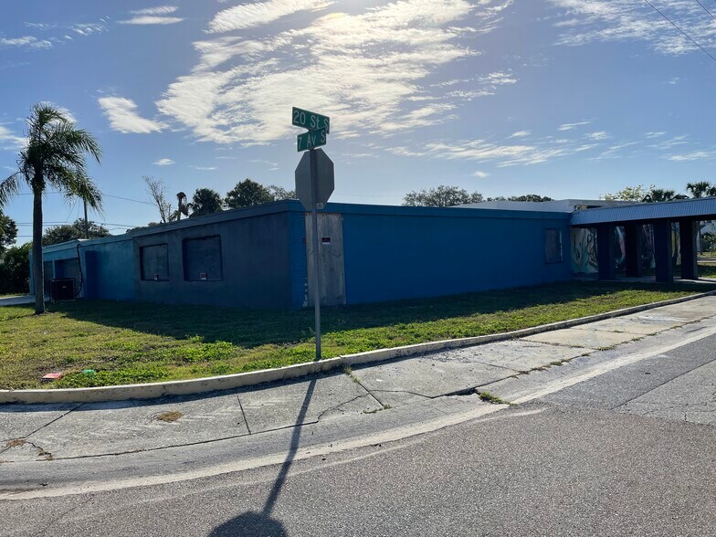 More Photos Of 1940 7th Ave S, Saint Petersburg Medical For Lease
