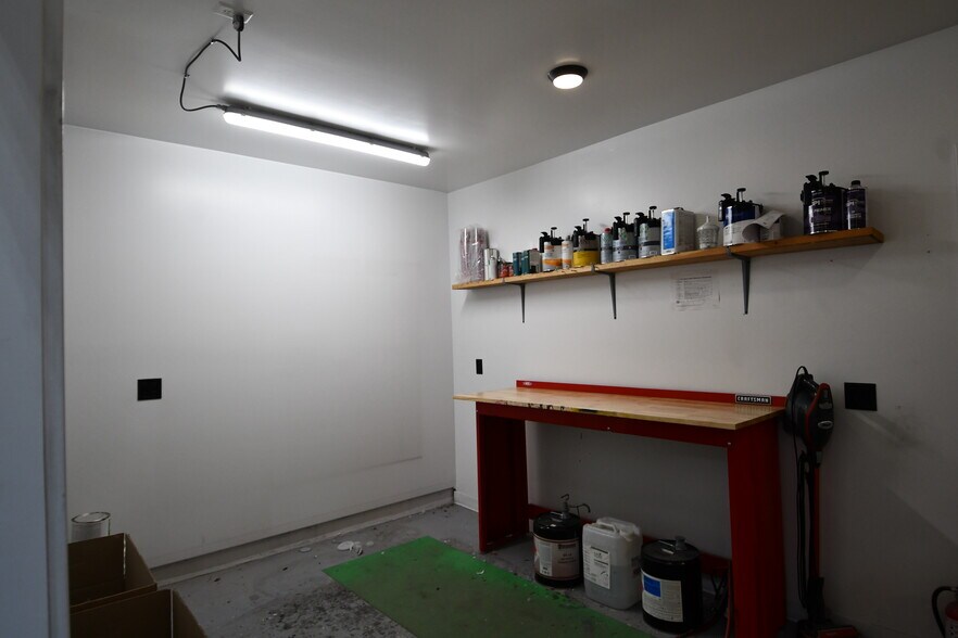 More Photos Of 4930 E 2550 N, Eden Auto Dealership For Lease