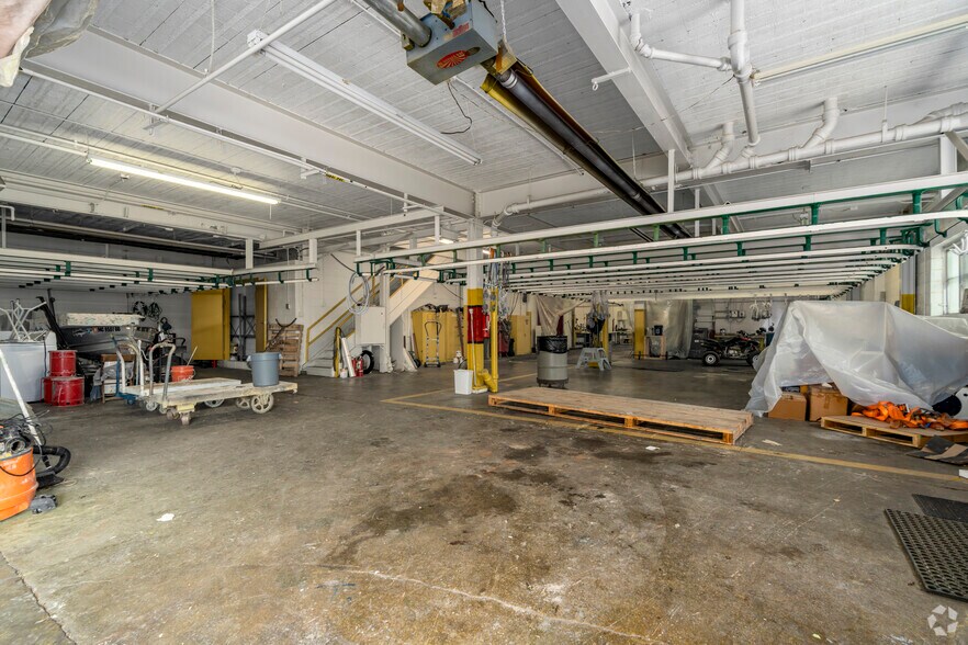 More Photos Of 12357 E Eight Mile Rd, Warren Industrial For Sale