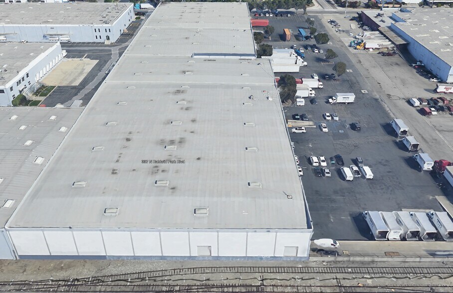 More Photos Of 325-337 N Baldwin Park Blvd, City of Industry Warehouse For Lease