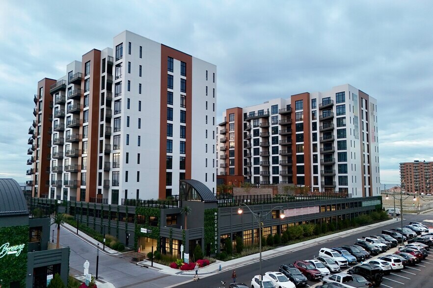 More Photos Of 100-190 E Broadway, Long Beach Apartments For Lease