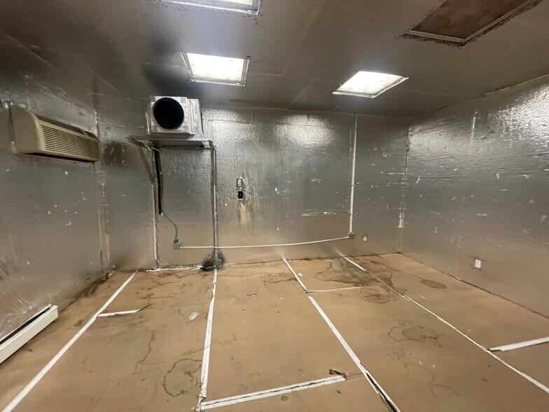 More Photos Of 413-415 E 119th St, New York Warehouse For Lease