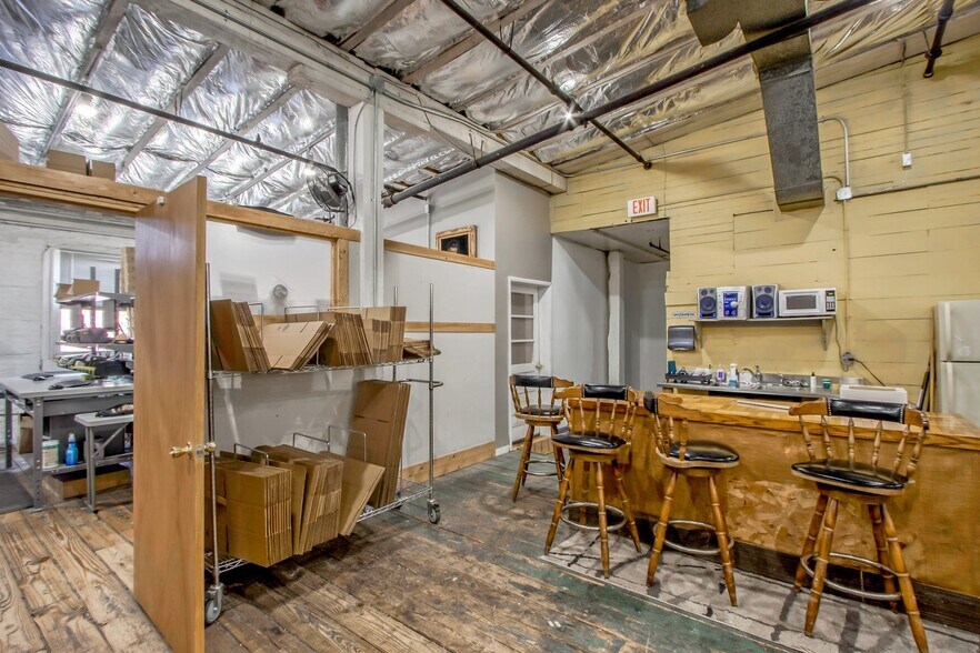 More Photos Of 24 Johnes St, Newburgh Light Manufacturing For Lease