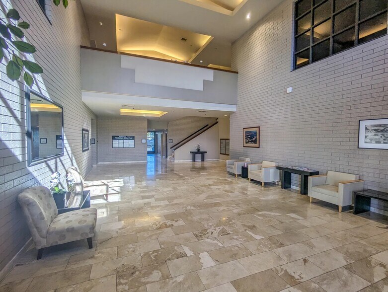 More Photos Of 702 E Bell Rd, Phoenix Unknown For Lease