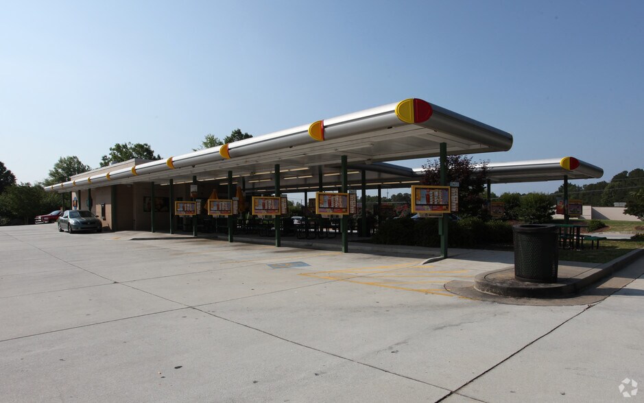 Primary Photo Of 820 Oak Rd, Lawrenceville Fast Food For Lease