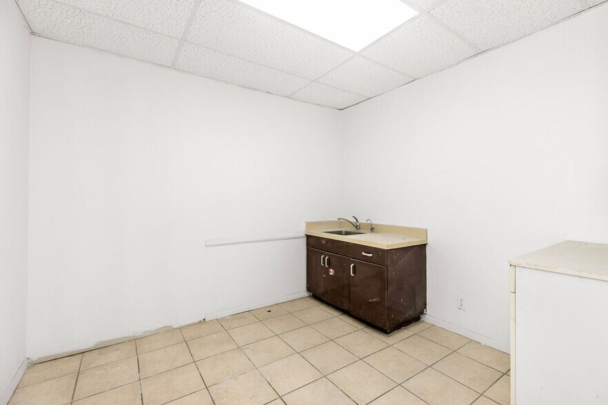 More Photos Of 1600 W Pico Blvd, Los Angeles Land For Lease