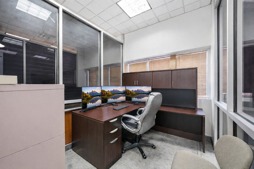 More Photos Of 2214 W Elk Ave, Elizabethton Auto Dealership For Sale