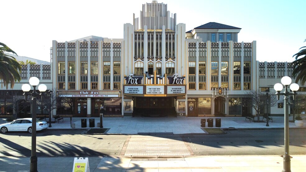 More Photos Of 2209-2223 Broadway St, Redwood City Movie Theatre For Lease