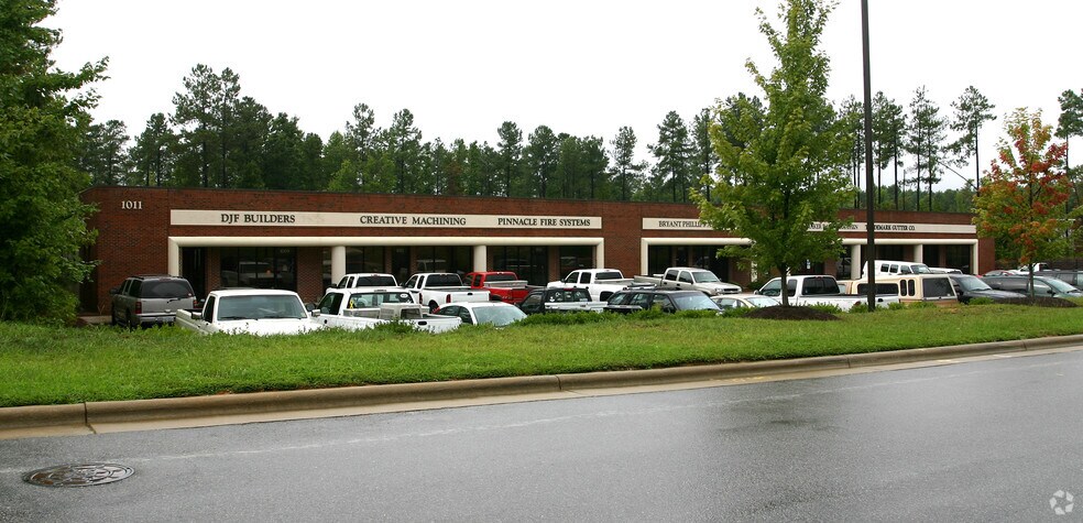 More Photos Of 1009-1017 Classic Rd, Apex Light Distribution For Sale