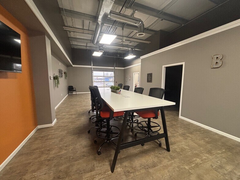 More Photos Of 561 Connexion Way, Columbia City Storefront For Lease