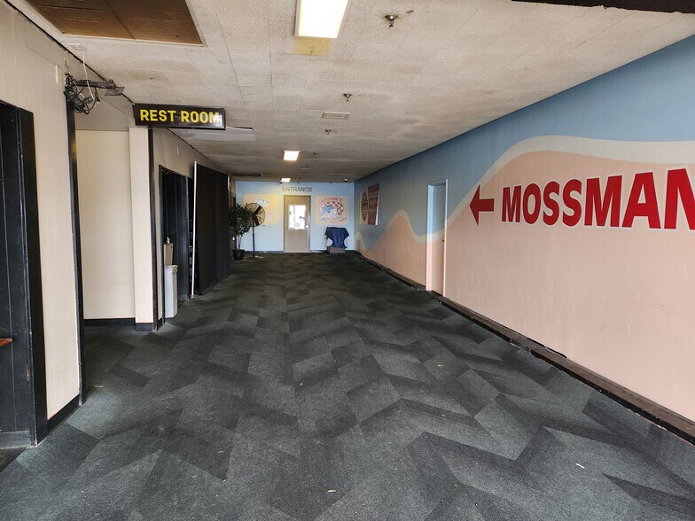 More Photos Of 1819 30th St, Bakersfield Bowling Alley For Sale