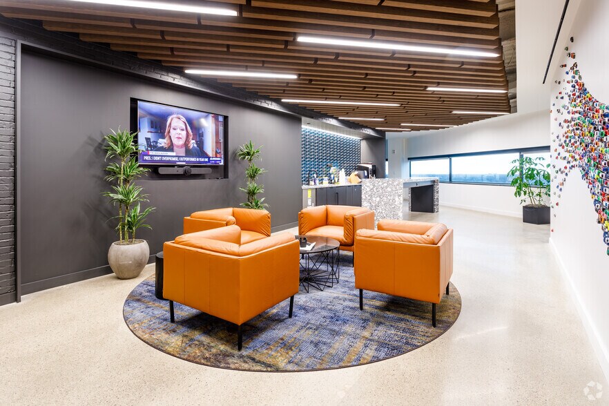 More Photos Of 26533 Evergreen Rd, Southfield Office For Lease