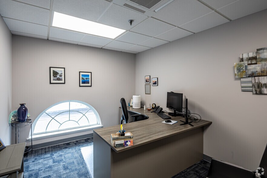 More Photos Of 62 Washington St, Middletown Office For Lease