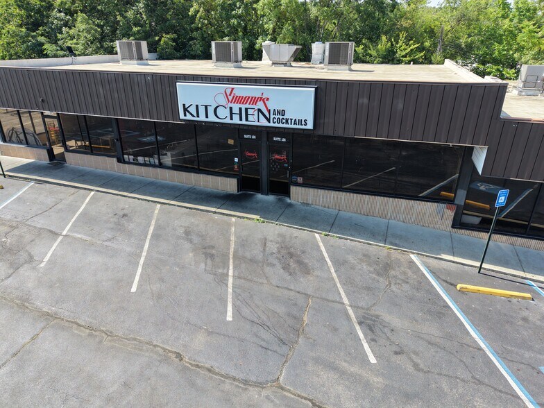 More Photos Of 2337-2375 1st St NE, Center Point Unknown For Lease