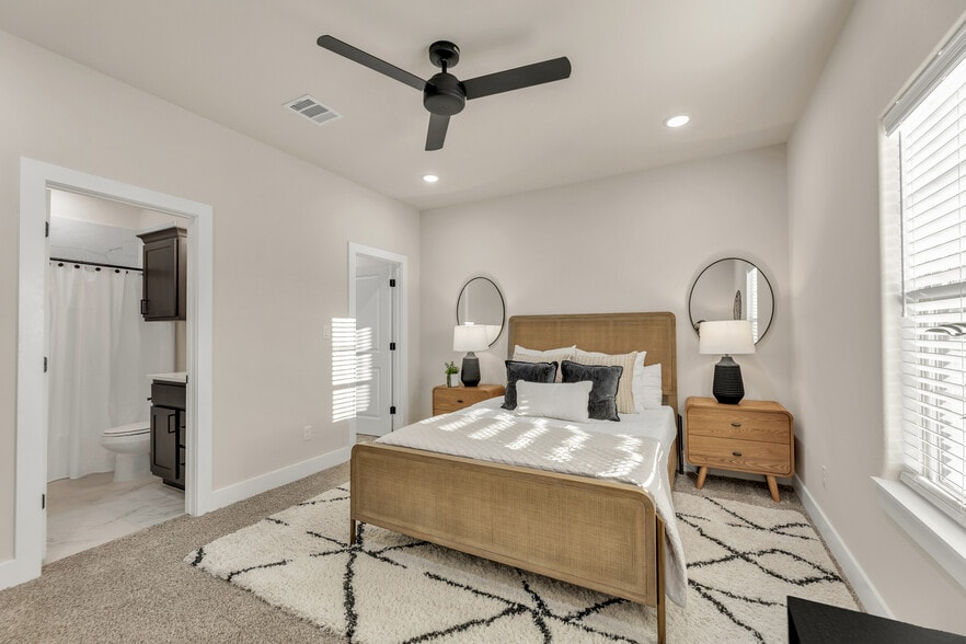 More Photos Of 4042 Gunner Trl, College Station Multifamily For Sale