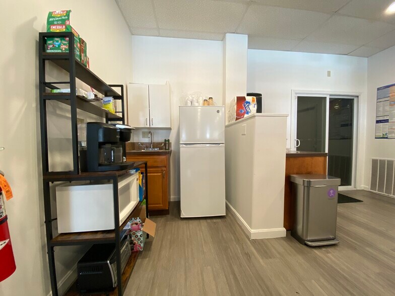 More Photos Of 34 Town St, Norwich Storefront Retail Office For Sale