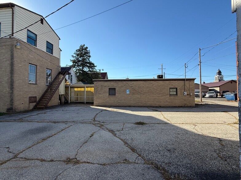 More Photos Of 224 E Rensselaer St, Bucyrus General Retail For Sale