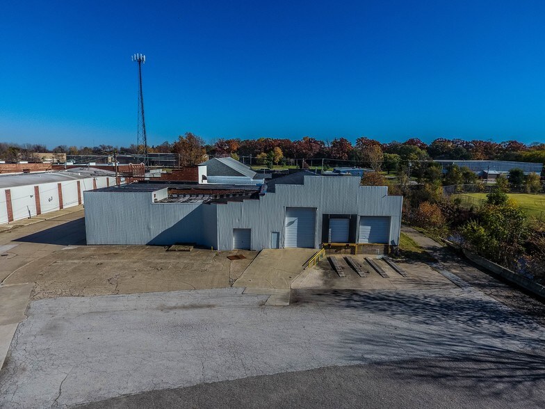 More Photos Of 331 Miller St, Benton Harbor Warehouse For Lease