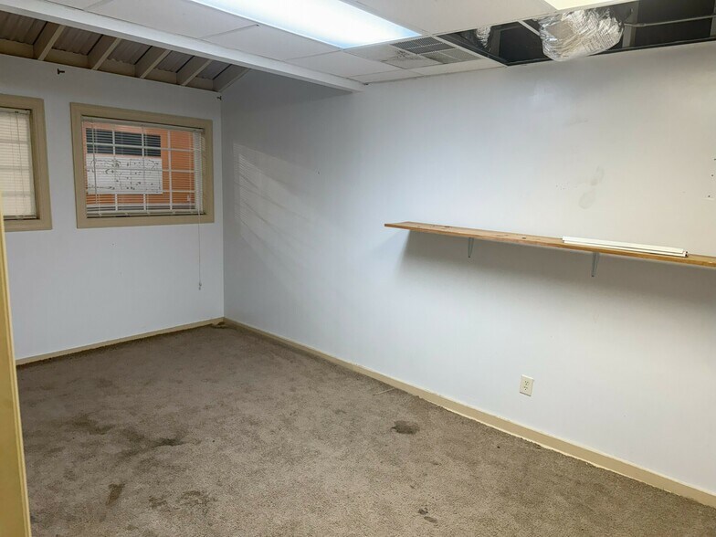 More Photos Of 1709 US-258, Tarboro Warehouse For Lease