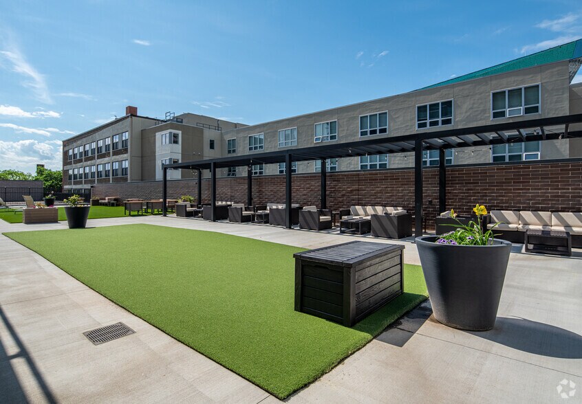 More Photos Of 811 Washington Ave S, Minneapolis Apartments For Lease
