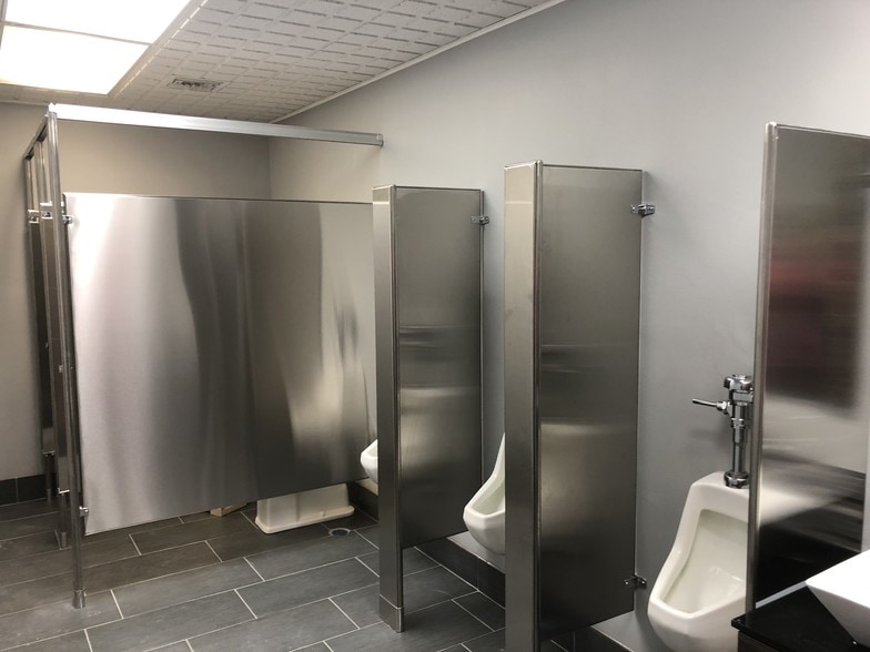 More Photos Of 8811 S Tacoma Way, Tacoma Medical For Lease