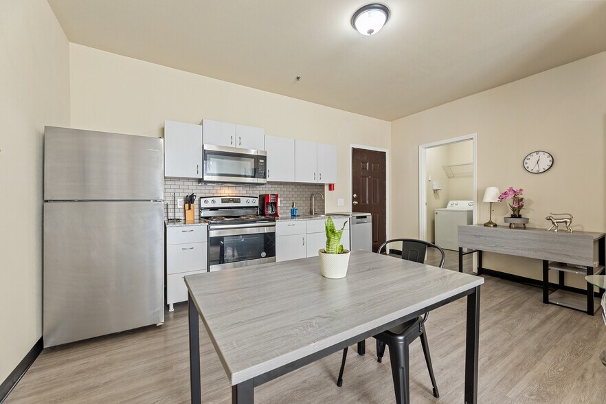 More Photos Of 702 Santee St, Prairie View Apartments For Sale