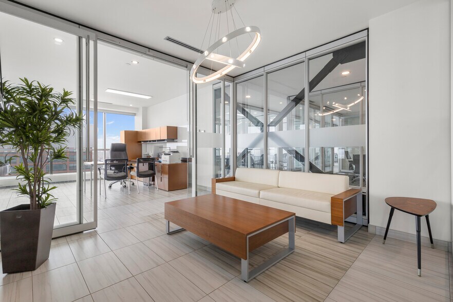 More Photos Of 3737 Boul Cremazie E, Montréal Office For Lease