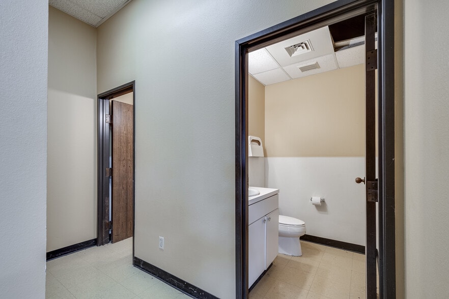 More Photos Of 22475 Community Dr, New Caney Medical For Sale