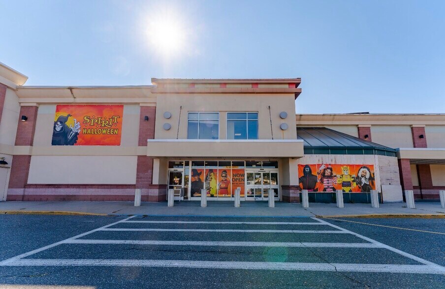 More Photos Of 264-350 Middle Country Rd, Coram Unknown For Lease