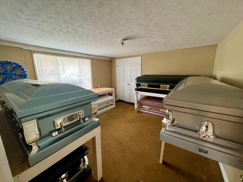 More Photos Of 100 N Fifth St, Manchester Funeral Home For Sale