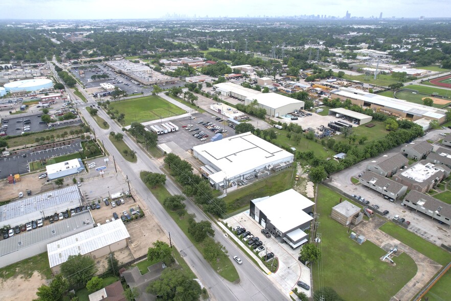 More Photos Of 9525 Kempwood Dr, Houston Flex For Lease