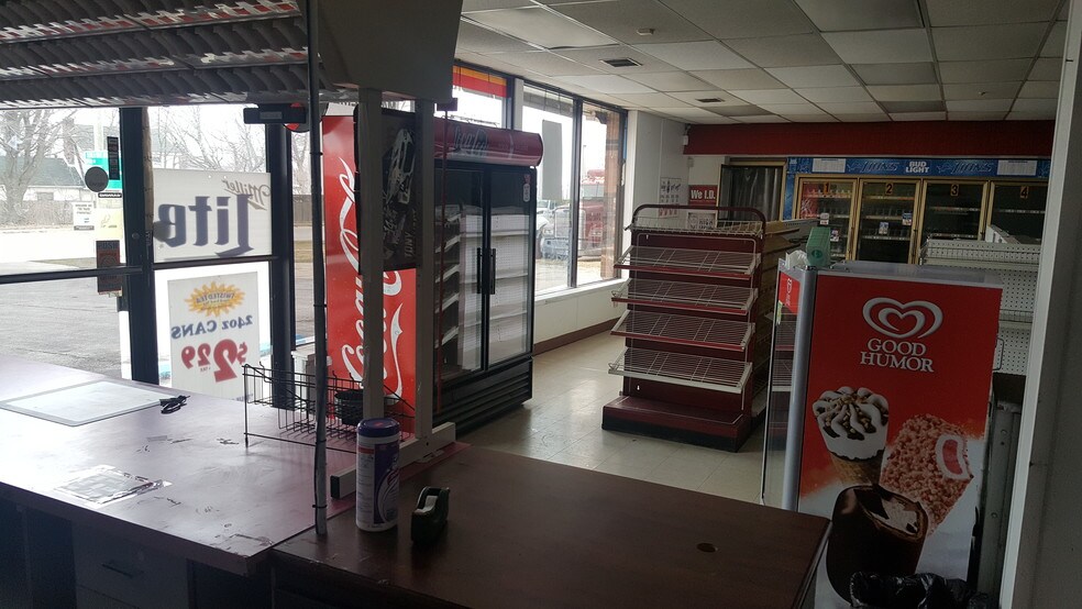 More Photos Of 10 Gratiot Blvd, Marysville Freestanding For Sale
