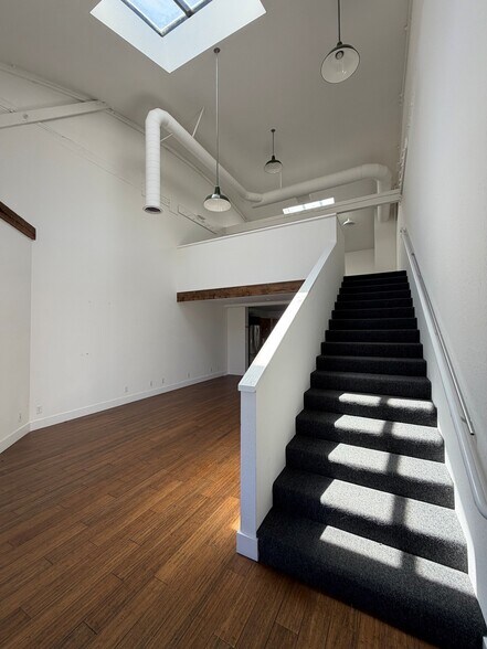 More Photos Of 12-14 E Sir Francis Drake Blvd, Larkspur Unknown For Lease