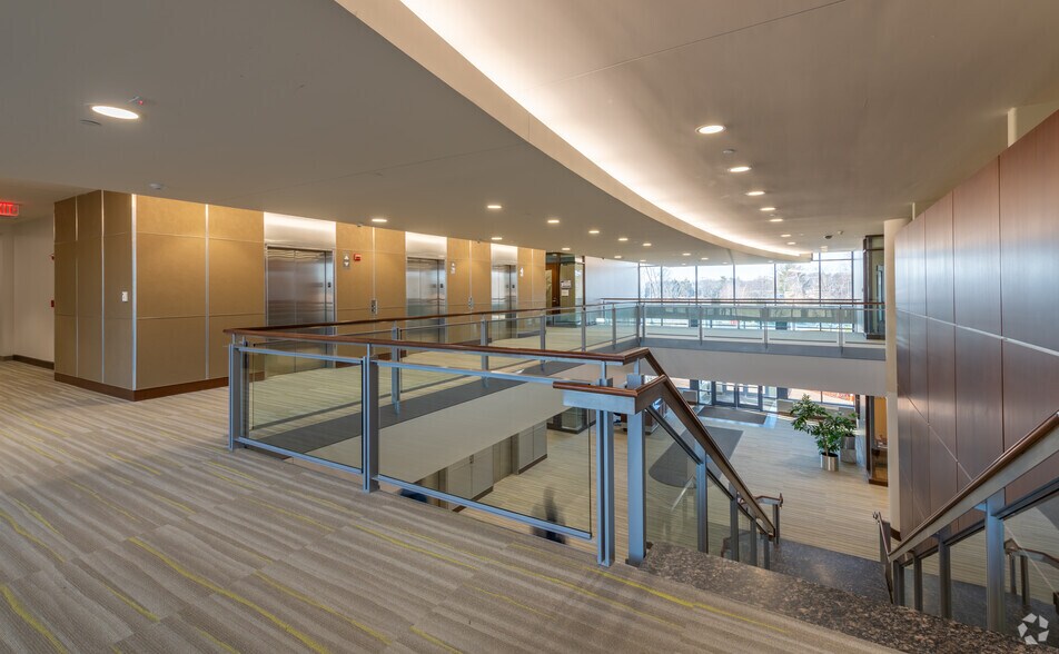 More Photos Of 101 Edgewater Dr, Wakefield Unknown For Lease