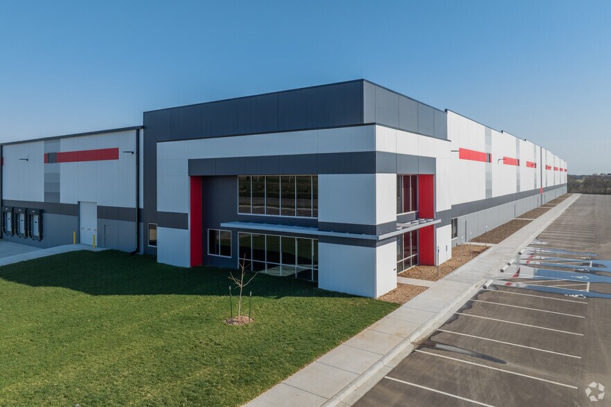 More Photos Of 1401 Shepherd Rd, Liberty Unknown For Lease