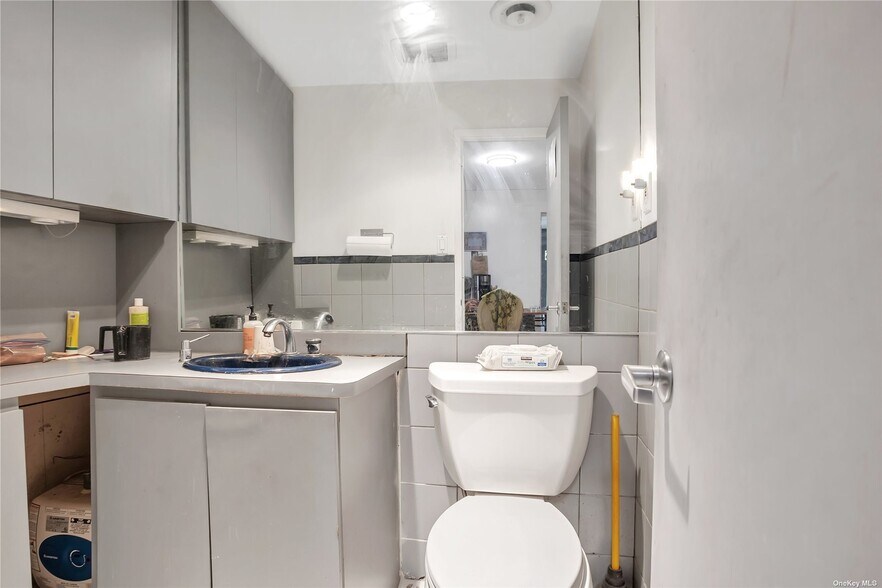 More Photos Of 83 Watermill Ln, Great Neck Office For Sale