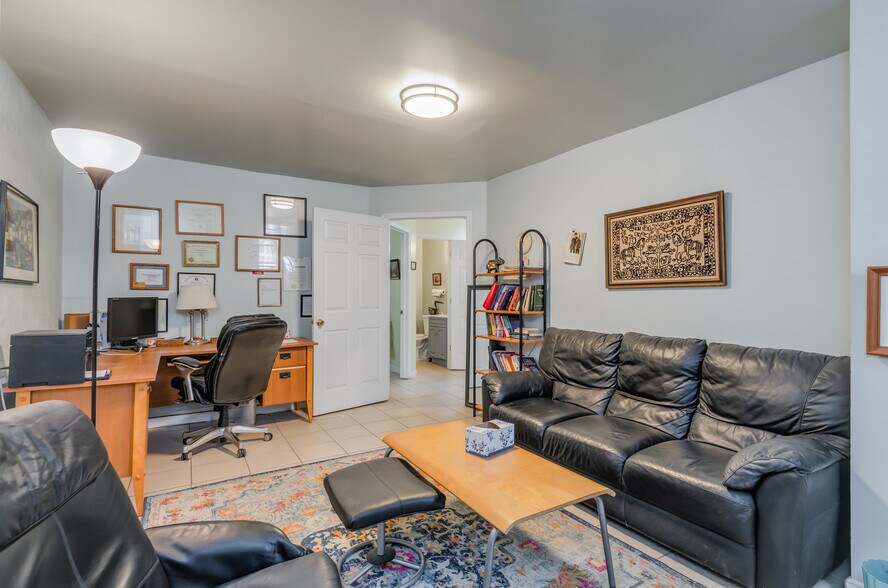 Primary Photo Of 424 Baldwin Ave, Jersey City Office Residential For Lease