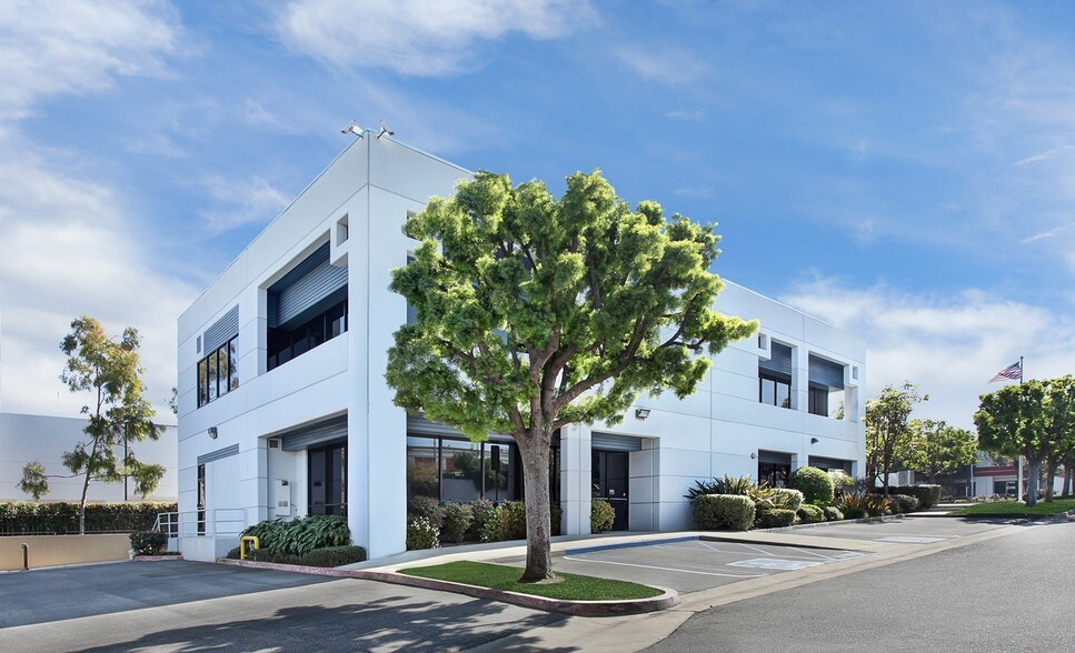 More Photos Of 7491 Talbert Ave, Huntington Beach Office For Lease
