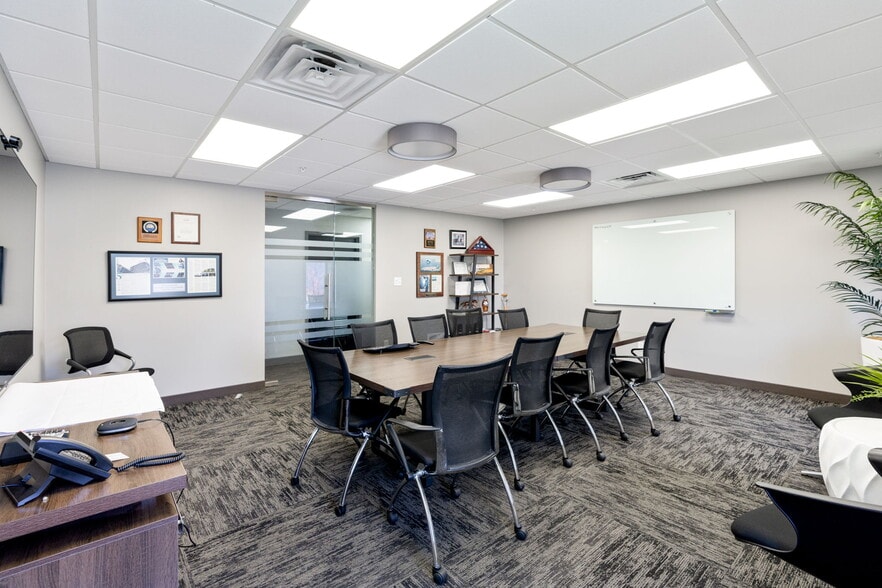 More Photos Of 3312 Gilmore Industrial Blvd, Louisville Warehouse For Lease