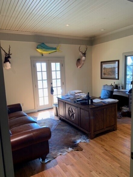 More Photos Of 1800 Mccullough Ave, San Antonio Office For Sale