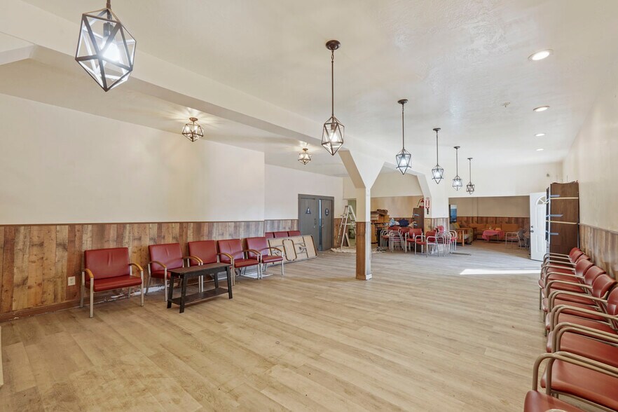 More Photos Of 104 E Lodi Ave, Lodi Storefront Retail Office For Sale