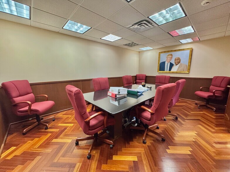 More Photos Of 4435 Austin Blvd, Island Park Office Residential For Sale