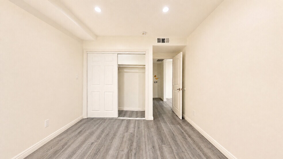 More Photos Of , Tujunga Office For Sale