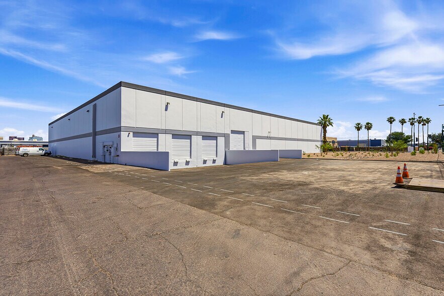 More Photos Of 2246 S Central Ave, Phoenix Distribution For Lease