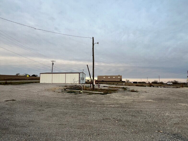More Photos Of 14201 S State Highway 95, Coupland Land For Sale
